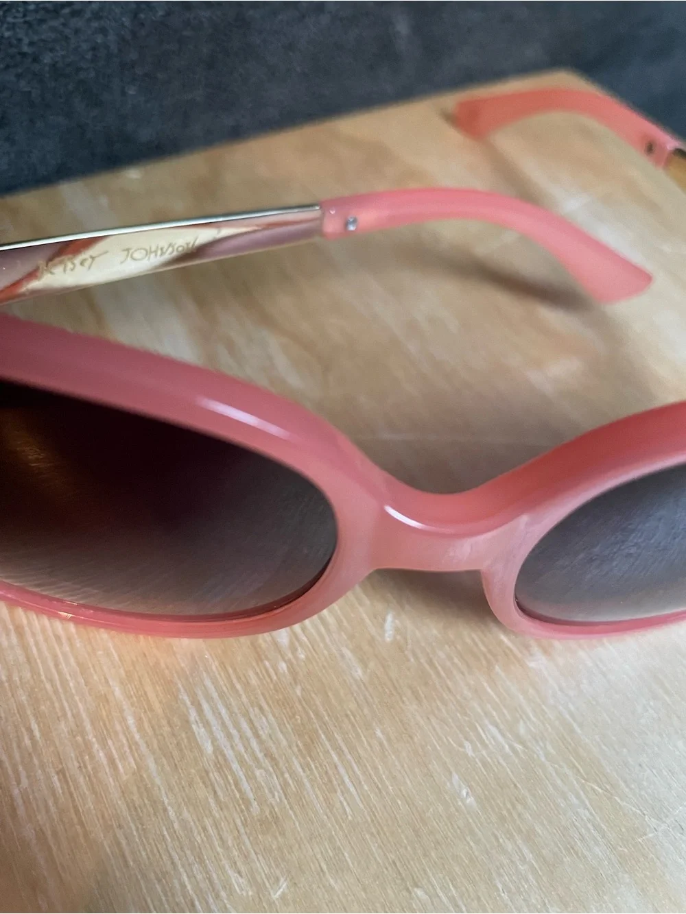 🌷🎀Betsey Johnson Faircore Floral Women's Pink Round Sunglasses